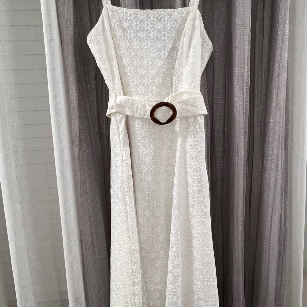 New with tag white dress . High quality , boutique . Size M